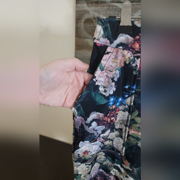 BLACKMILK Floral Patterned Pants - Picture 3 of 6